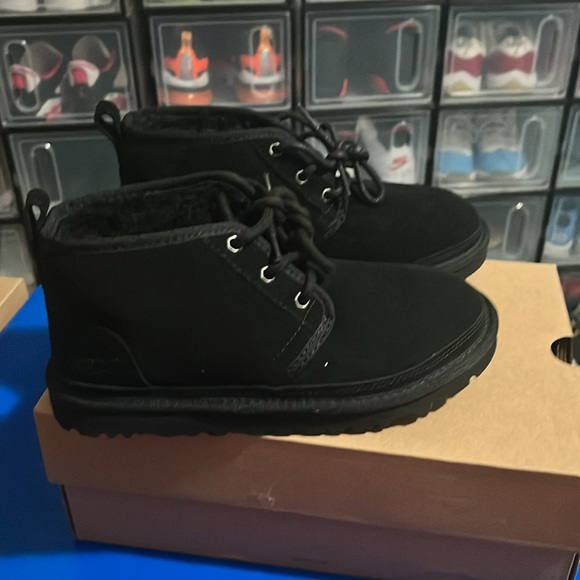 Black size 8 Neumel Uggs - Picture 4 of 5
